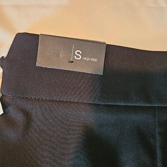 Maurices NWT mini skirt gold front chains zipper back with slit size Small - Picture 4 of 7